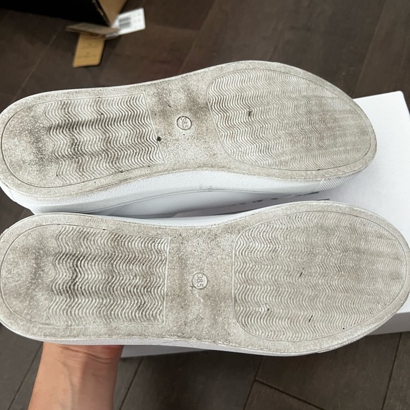 Brandless White Shoe - Picture 3 of 6